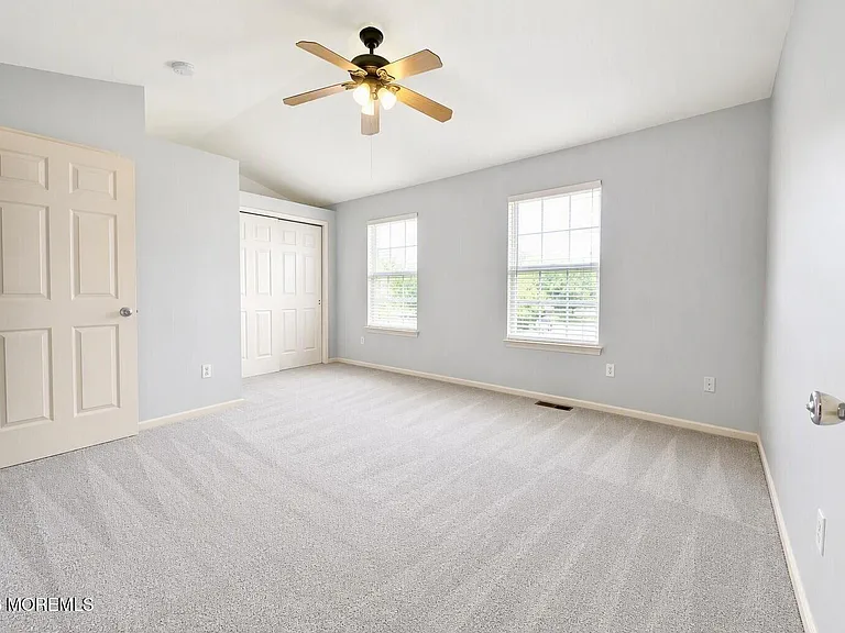 53 Grassmere Ct #5 — Photo 8