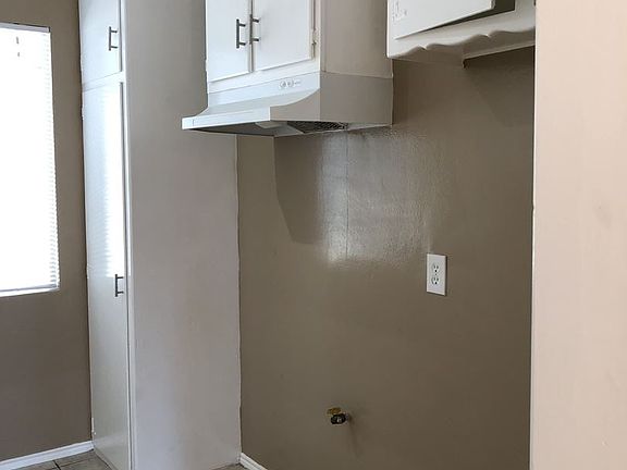 4th image of 14820 Blythe St APT 7