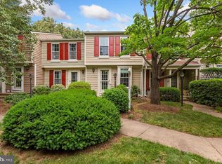 1605 Fieldthorn Dr, Reston, VA 20194