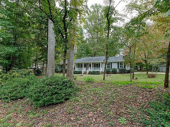 4th image of 115 Pinewood Dr
