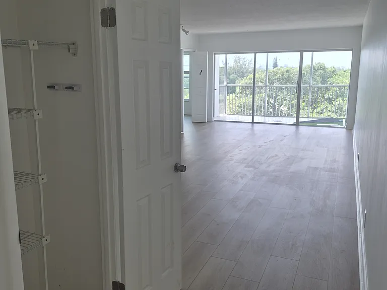 3050 N Palm Aire Dr #702 — Photo 11