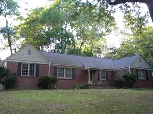 320 Robinwood Ln, Terre Haute, IN 47803