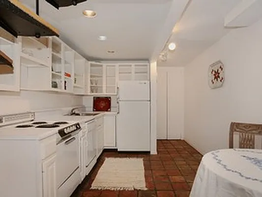 Sold by Corcoran | media 2