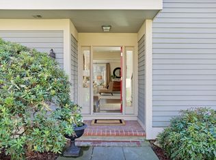 309 W Lyon Farm Dr, Greenwich, CT 06831