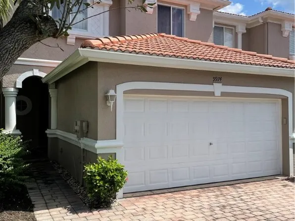 9974 Chiana Cir, Fort Myers, FL 33905