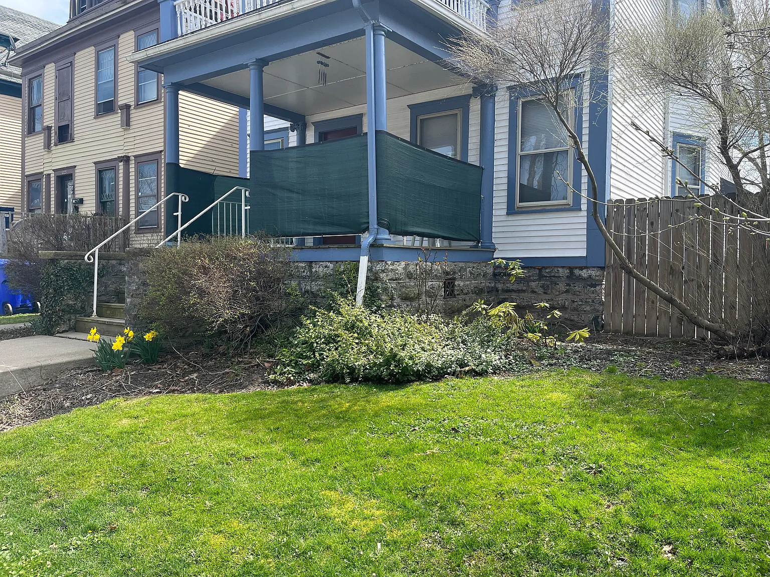 3 bed, 2000 sqft, $2,300 — Photo 1