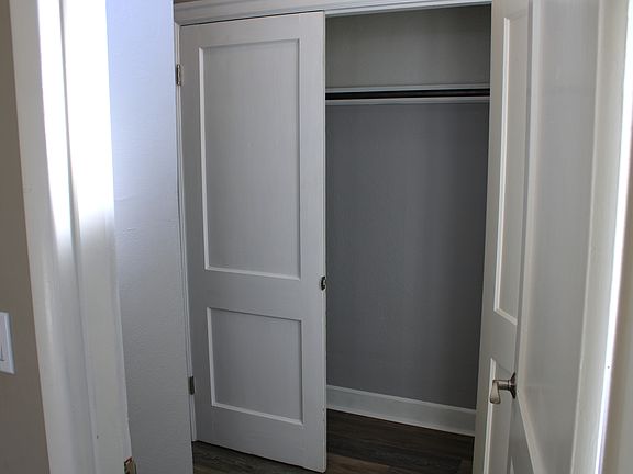 5th image of 34 1/2 N Wenatchee Ave #6