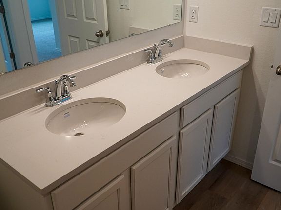 5th image of 1469 Valle De Colores St NW