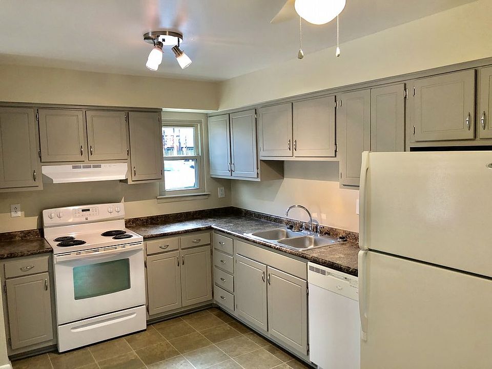 1st image of 1462 E Tanners Creek Dr