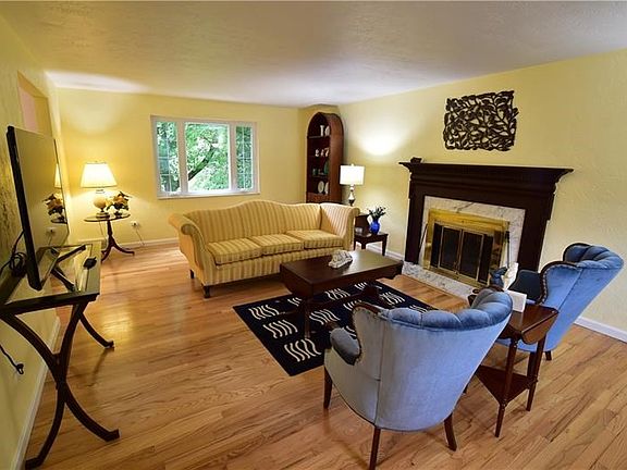 2nd image of 2514 Chapelwood Dr