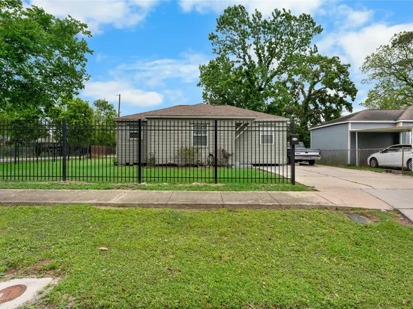 1005 Majestic St, Houston, TX 77020