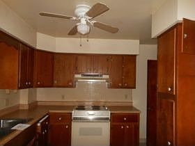 4th image of 844 Creighton Ave