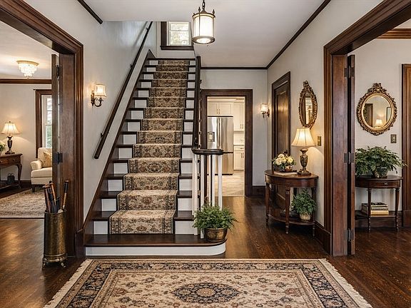 5th image of 122 Bellevue Ave