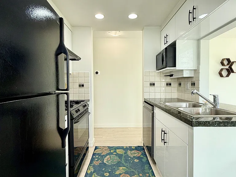 189 Aquarius Mews — Photo 8