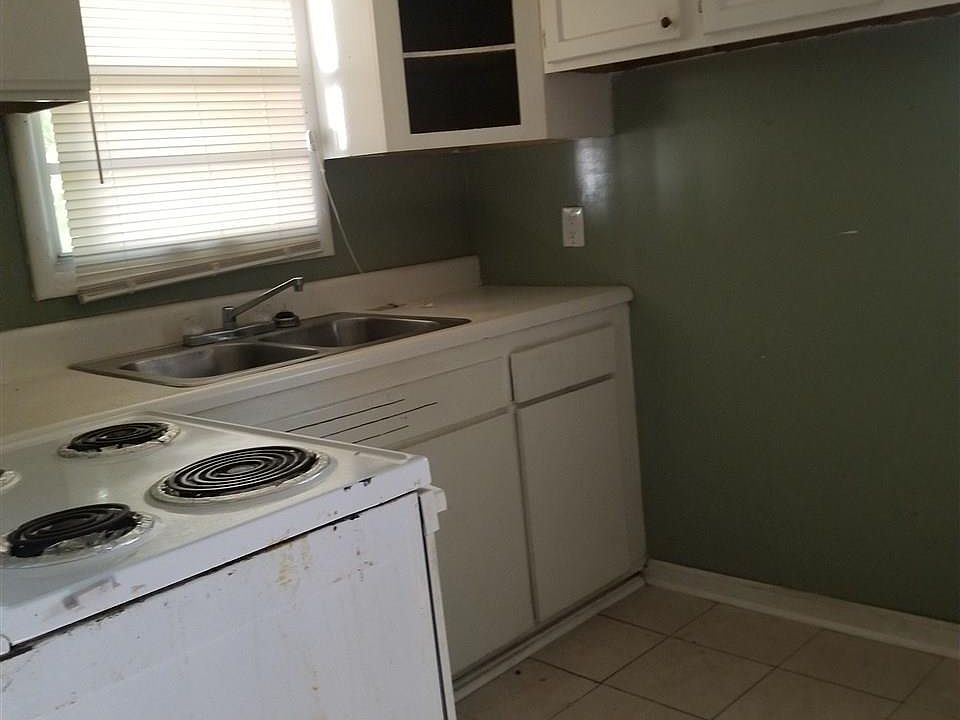1st image of 2213 W Jackson St #C