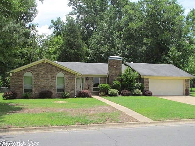 1st image of 117 N Park Dr