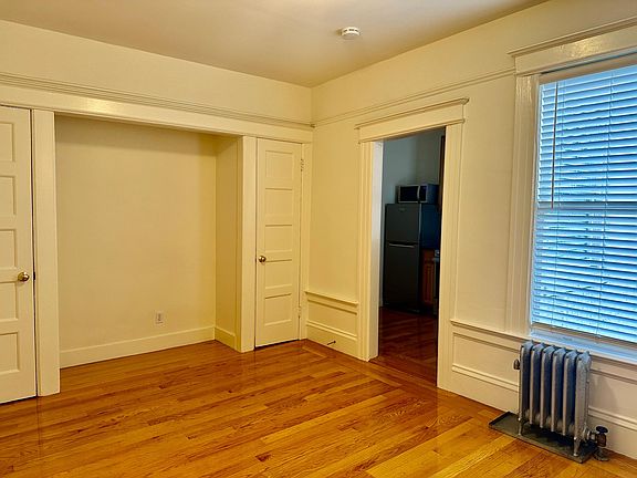 2nd image of 721 Bush St #302