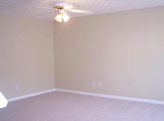 4th image of 3021 Fields Dr