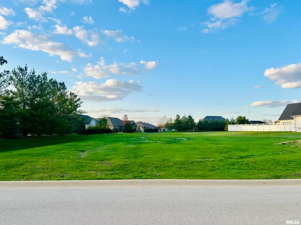 1205 Whippoorwill Dr, Morton, IL 61550