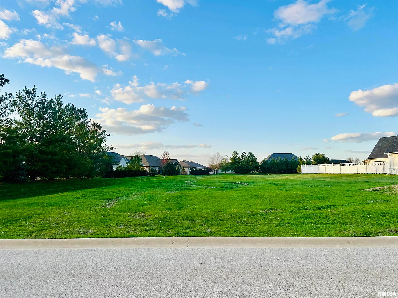 1205 Whippoorwill Dr photo 1