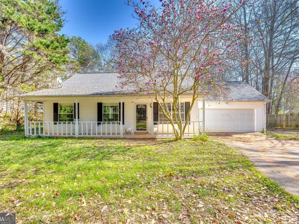 4421 Fountain Dr, Gillsville, GA 30543