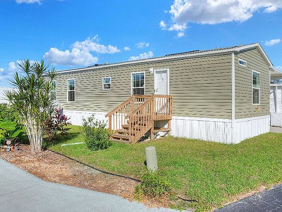 3rd image of 60 Kent Dr
