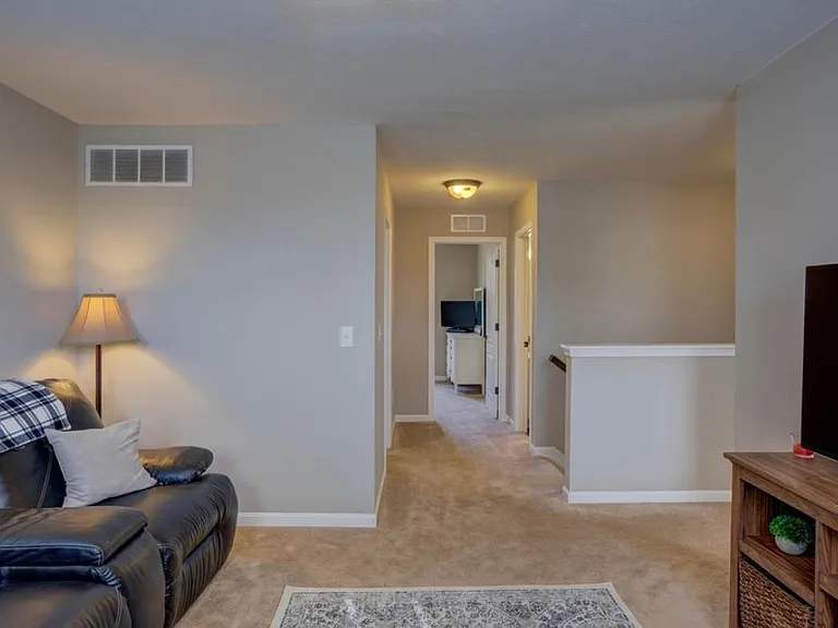 11916 Trottingham Cir — Photo 17