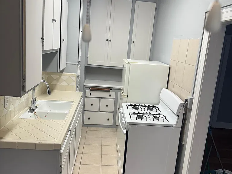 1162 N Kingsley Dr #14A — Photo 3