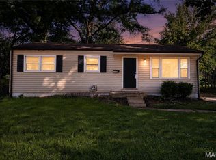 1037 Forestwood Dr, Saint Louis, MO 63135