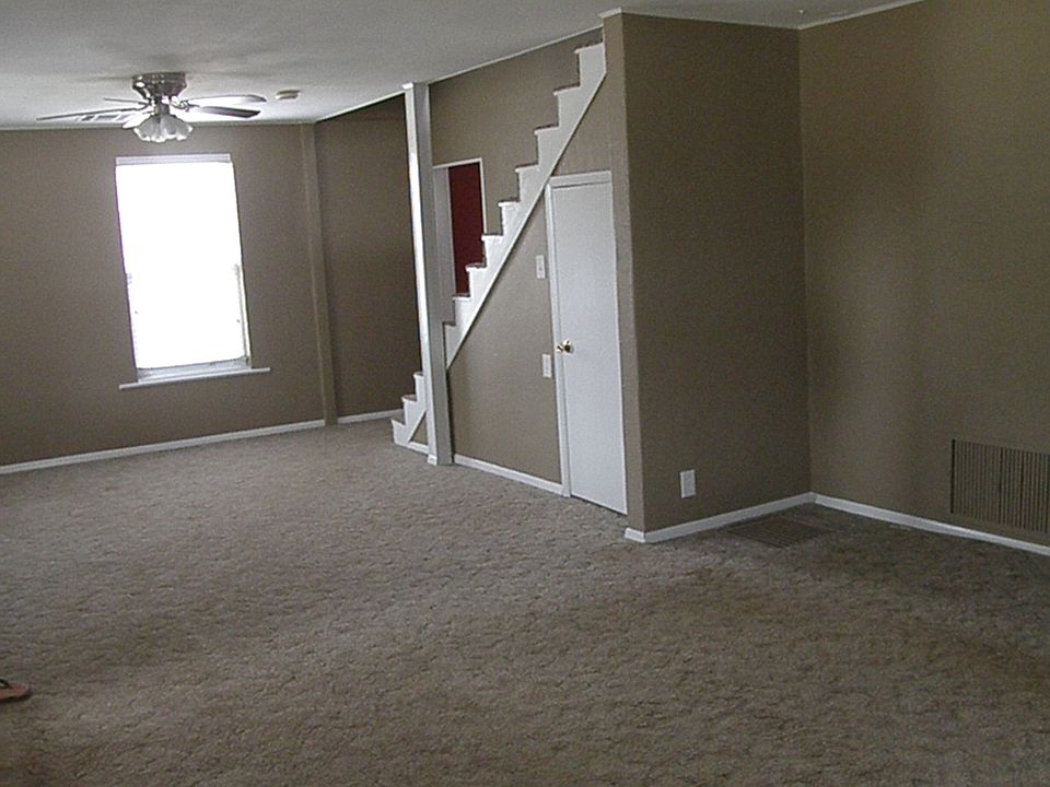 2nd image of 311 N Main St