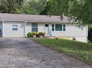 120 Hilltop Rd, Harriman, TN 37748