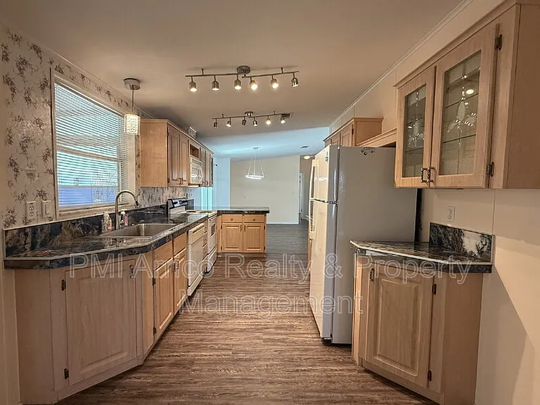 3515 Zephyr Ln — Photo 12