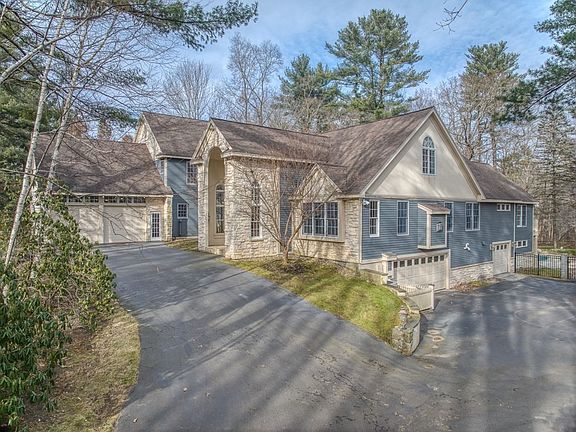 3rd image of 7 N Hill Dr