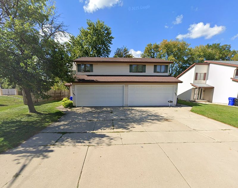 1st image of 1401-1403 Birchwood Ave N #1401