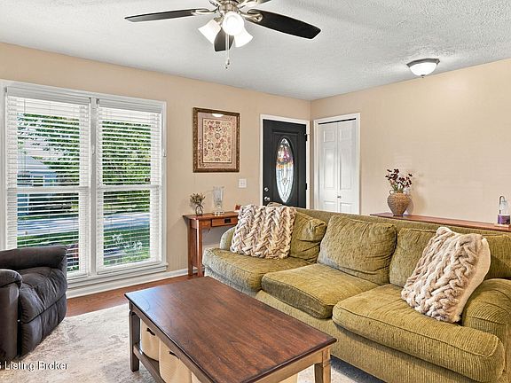 3rd image of 11921 Berry Hill Rd