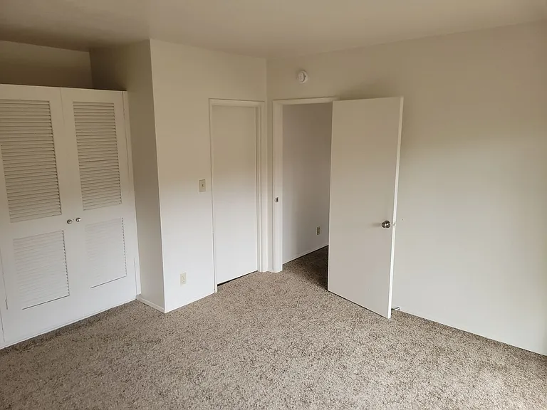 339-Walnut Hill Apartments — Photo 11