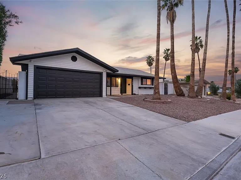 3992 Chinchilla Ave — Photo 72