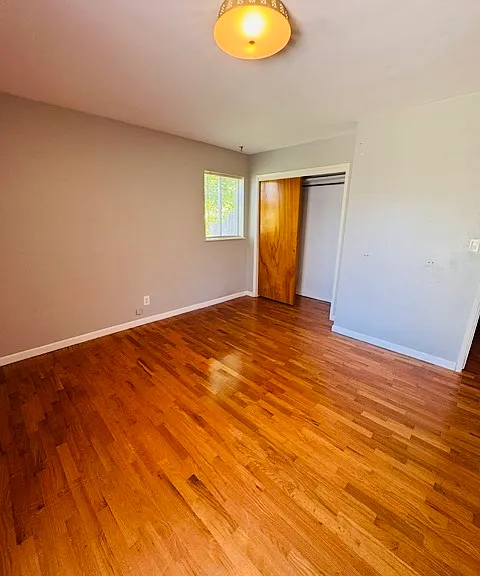 889 Morrison Ave — Photo 14
