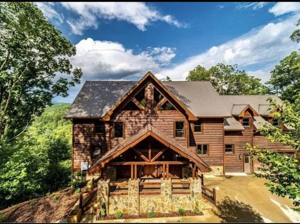 414 W Shalom Ct, Blue Ridge, GA 30513