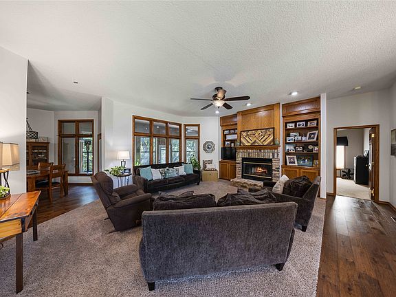4th image of 27705 Northwoods Rd