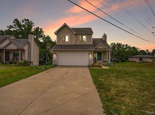 675 Akram Rd, Oxford, MI 48371