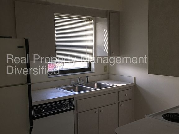 5th image of 12076 S Ohio St APT 6