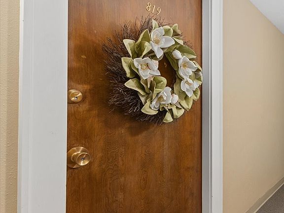 5th image of 11006 NE 68th Street #819
