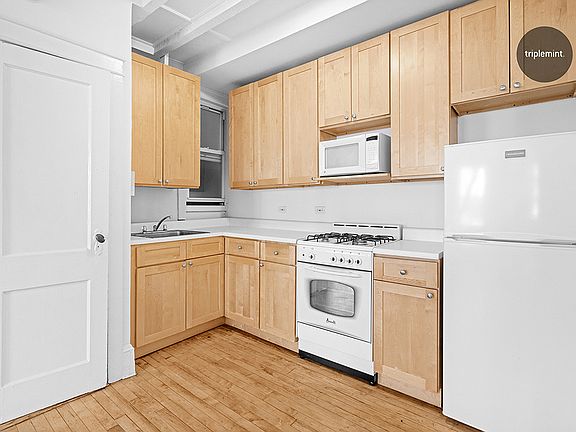 4th image of 15 Cornelia St APT 2F