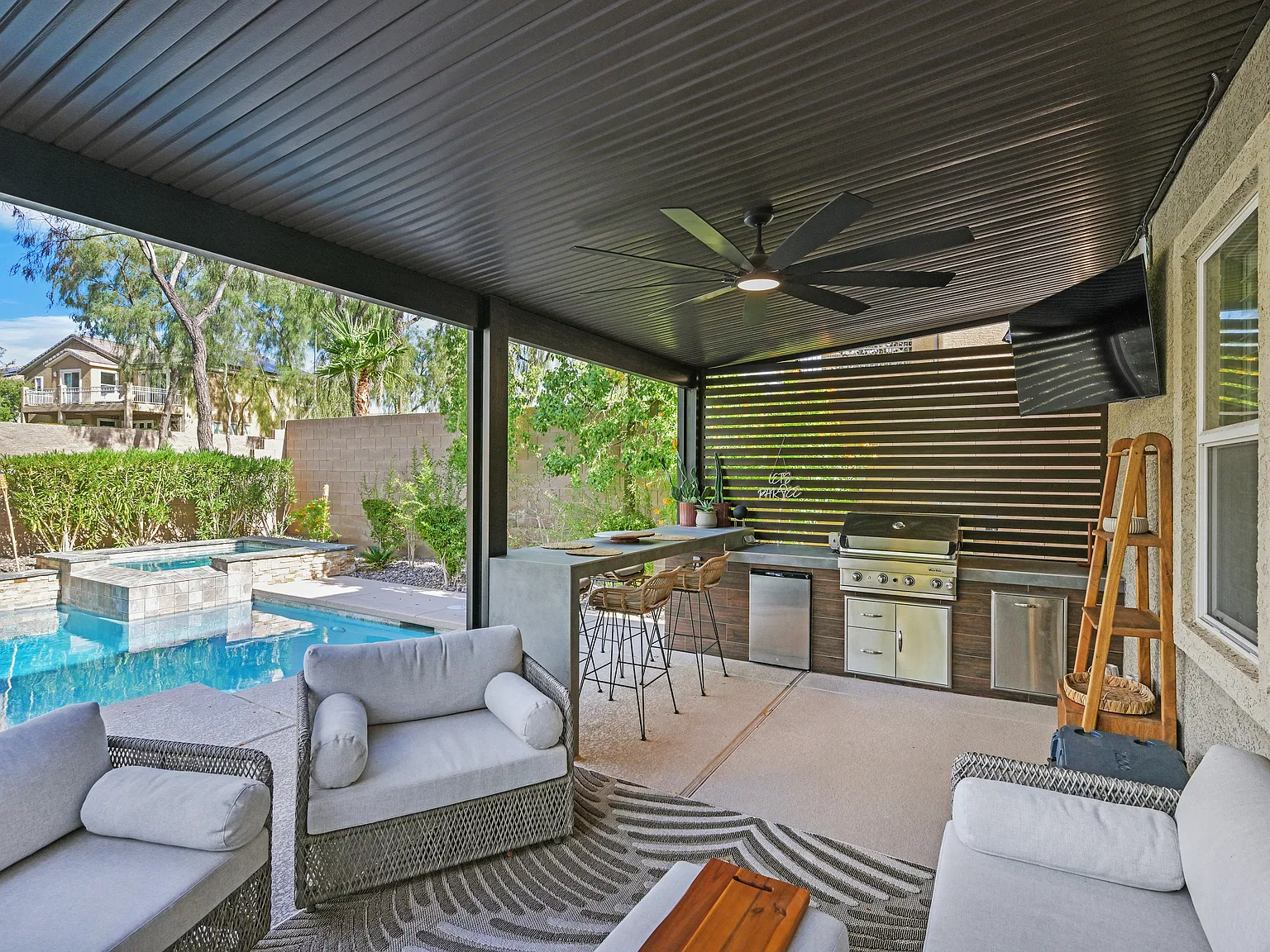 4 bed, 2.5 bath, 2704 sqft, $4,500 — Photo 4