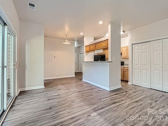 5th image of 2544 Carya Pond Ln