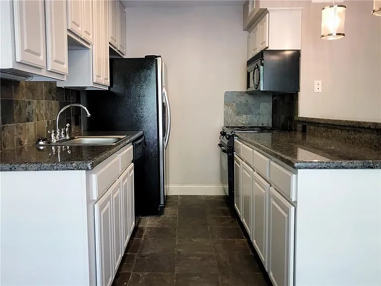 500 E Riverside Dr #154 — Photo 4