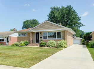 8237 N Wisner St, Niles, IL 60714
