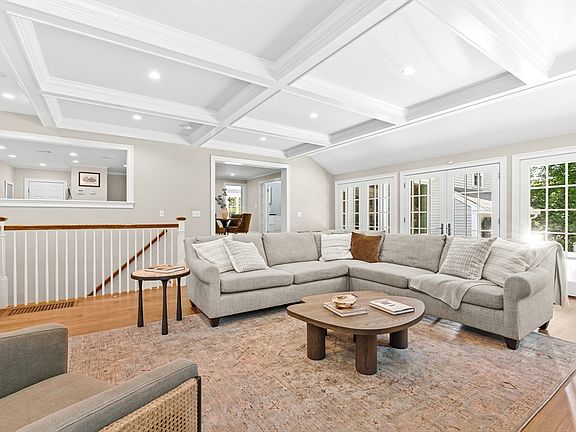 3rd image of 24 Radcliffe Rd