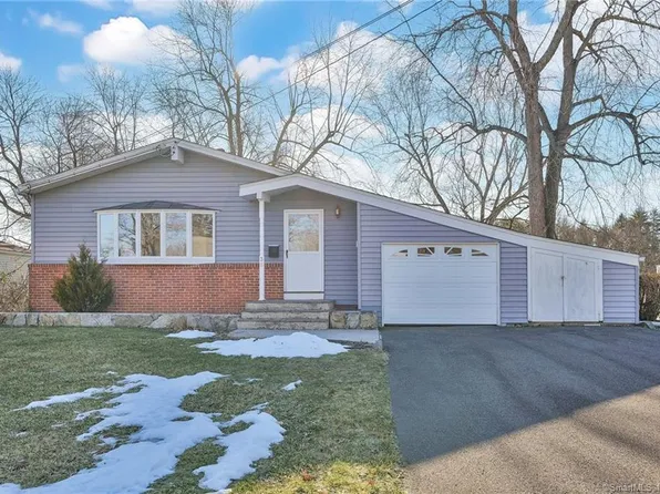 38 Sadler Street, Windsor Locks, CT 06096